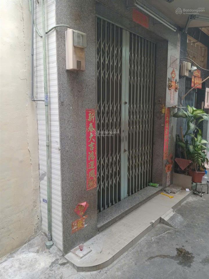 Cho thuê nhà trần gần chợ thiếc đường trần quý 4pn nhỏ ,2 nhà vệ sinh ở tầng trệt và sân thượng