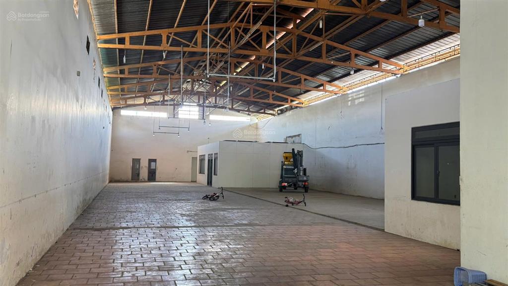 Cho thuê kho 14x40m, điện 3 pha, container vào, gần sân bay liên khương