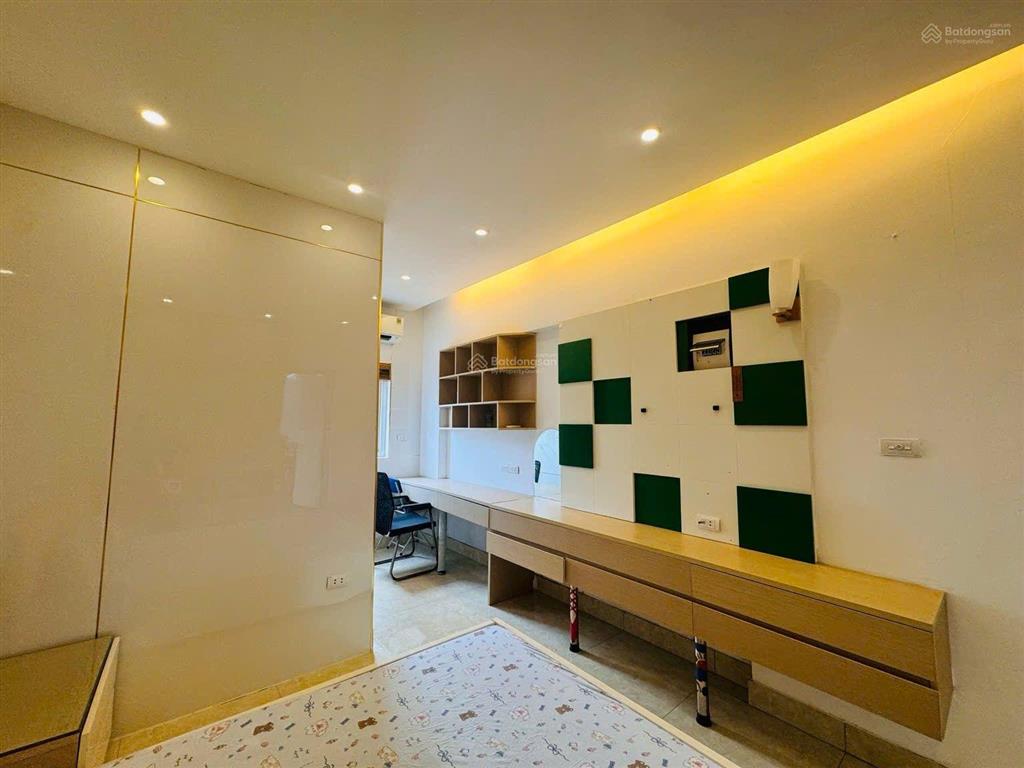 Cho thuê tập thể t5 hào nam 70m2 2 ngủ full đồ 10tr