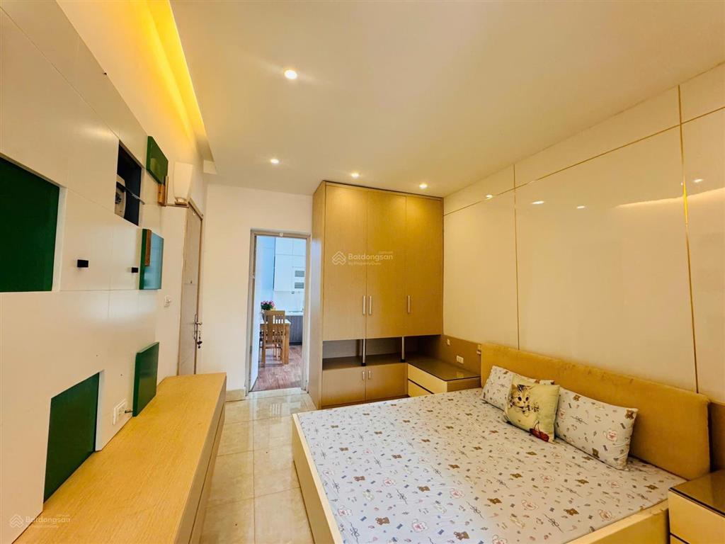 Cho thuê tập thể t5 hào nam 70m2 2 ngủ full đồ 10tr