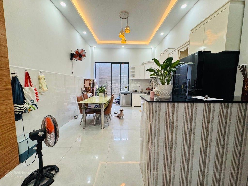 Nhà mới rẻ  4 tầng  lê văn quới  90m2  4x23  có sân đậu xe  4 pn, 5 wc  pháp lý chuẩn