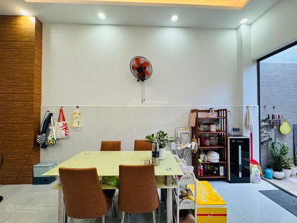 Nhà mới rẻ  4 tầng  lê văn quới  90m2  4x23  có sân đậu xe  4 pn, 5 wc  pháp lý chuẩn