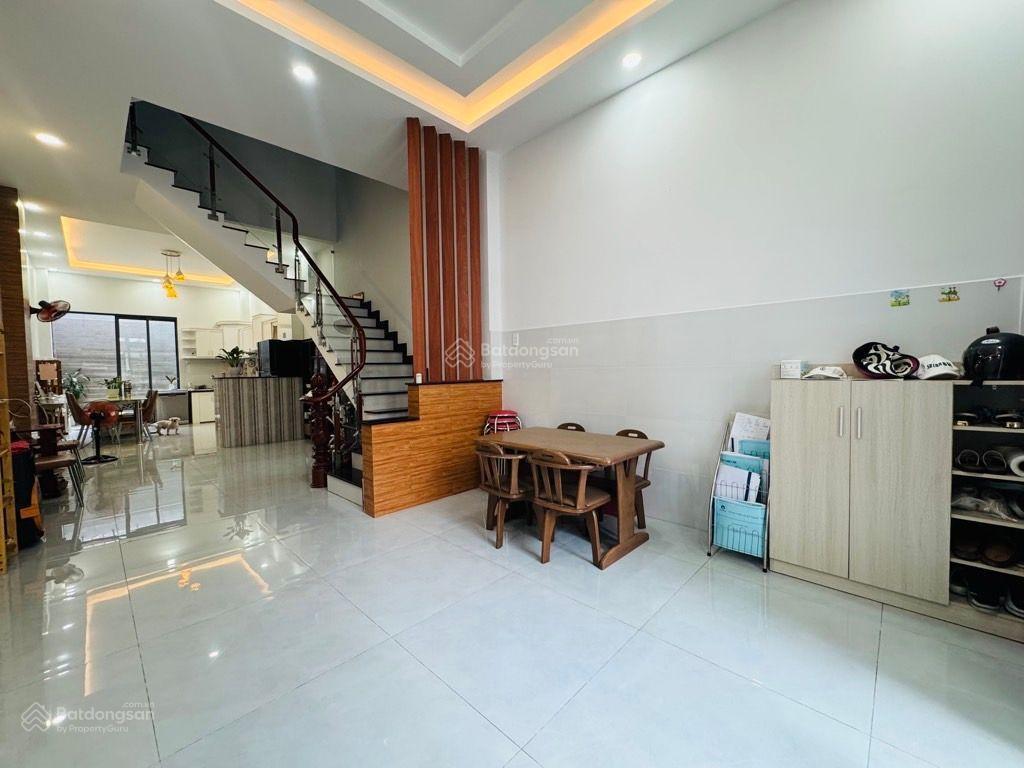 Nhà mới rẻ  4 tầng  lê văn quới  90m2  4x23  có sân đậu xe  4 pn, 5 wc  pháp lý chuẩn