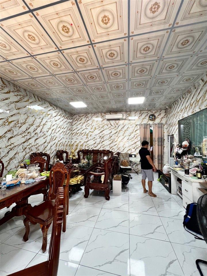 Mặt tiền kinh doạn vành đai trong  130m2 sát aoen bình tân  đường trước nhà 20m