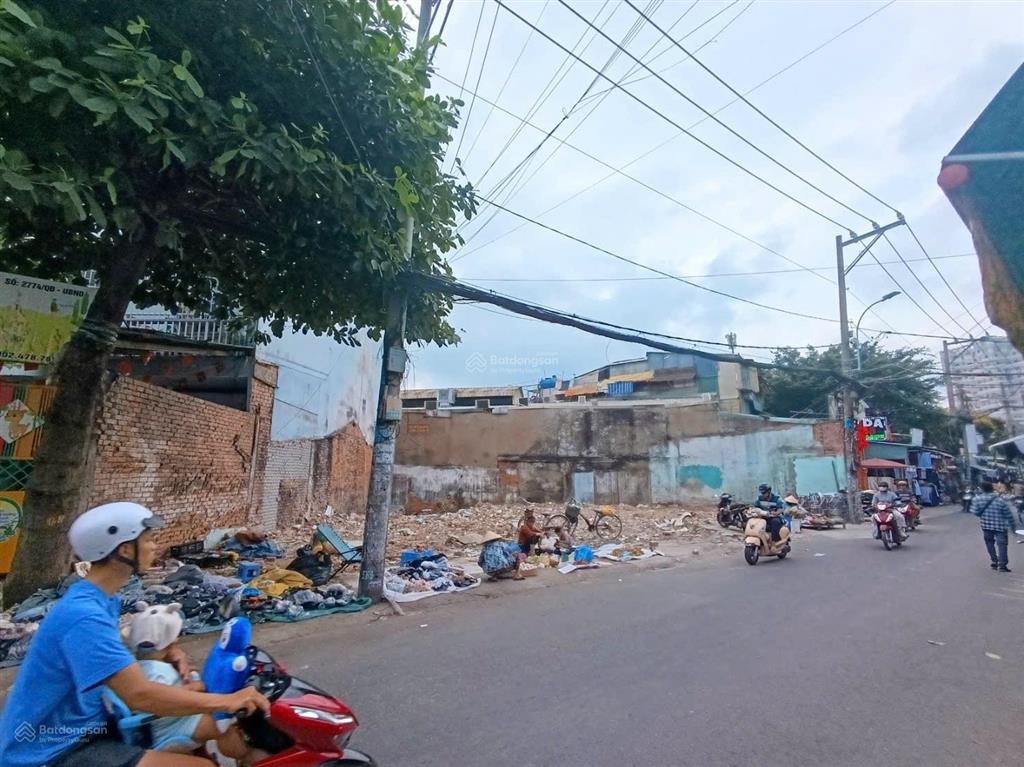 Đất giá rẻ mặt tiền đường lộ tẻ ngay chợ bà hom quận bình tân