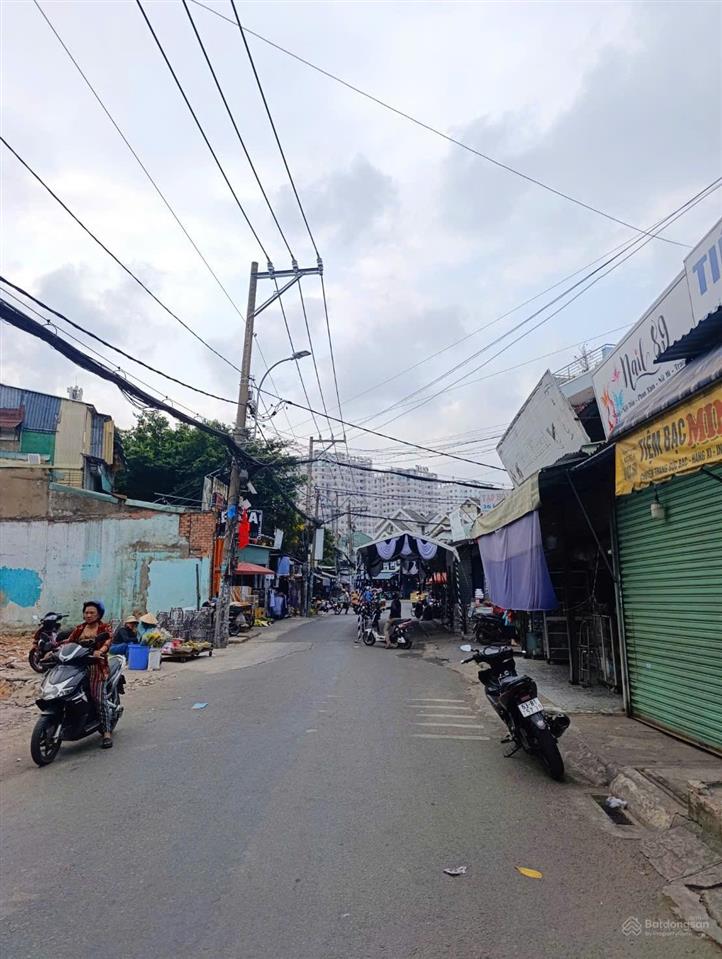 Đất giá rẻ mặt tiền đường lộ tẻ ngay chợ bà hom quận bình tân