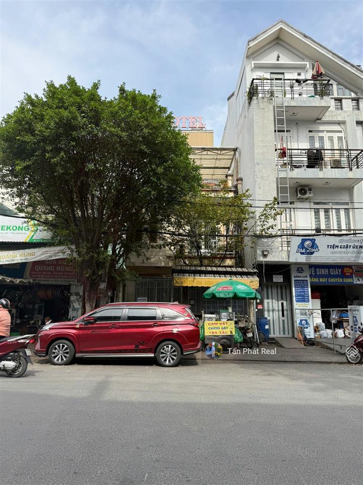 Mtkd trần bá giao gần dương quảng hàm, dt vuông vức 4mx19m=76m2. 1 trệt 2 lầu st kiên cố!