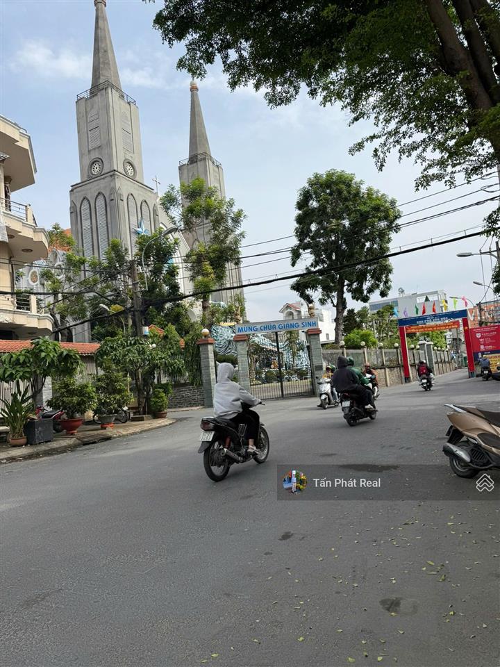 Mtkd trần bá giao gần dương quảng hàm, dt vuông vức 4mx19m=76m2. 1 trệt 2 lầu st kiên cố!