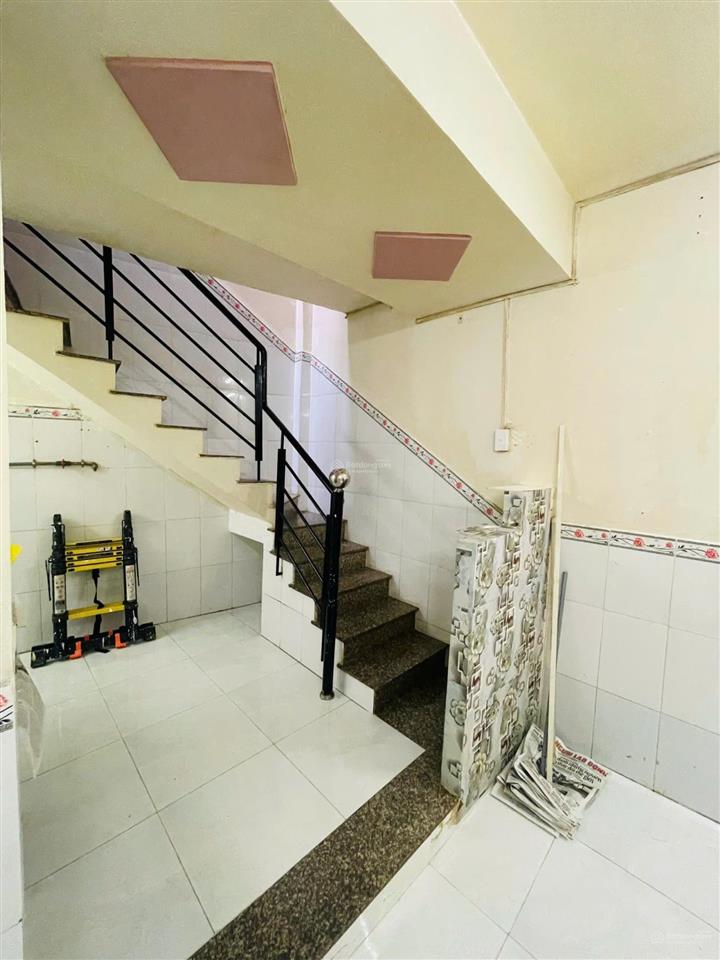 1/ sát mặt tiền trương đăng quế, p3  gần phạm văn đồng  chỉ 2,95 tỷ  2pn 2wc