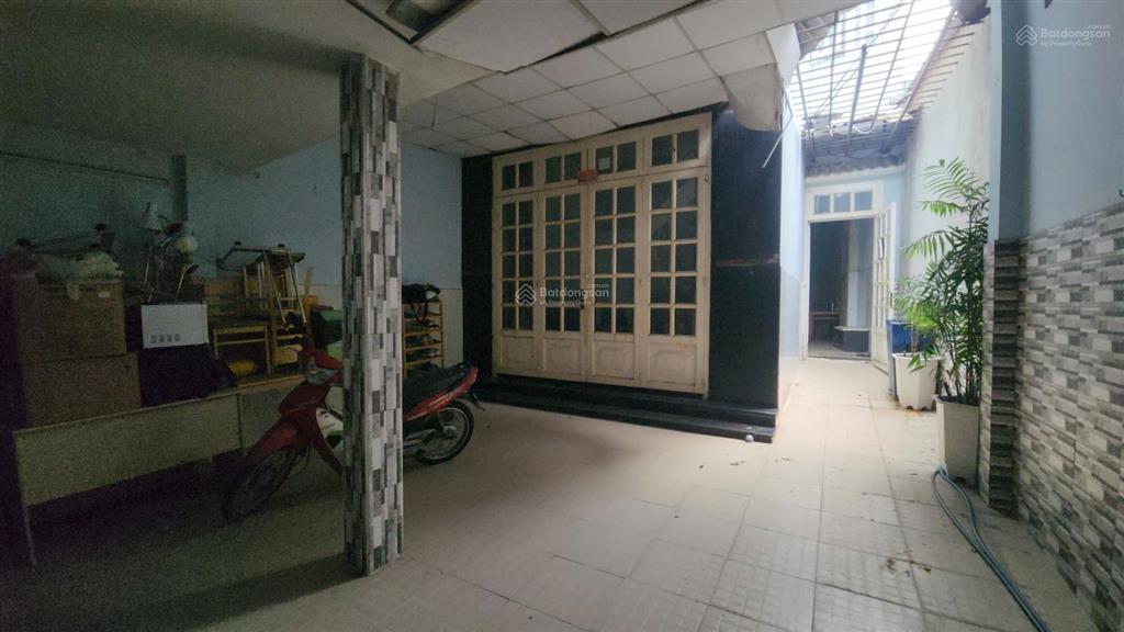 Hot! nhà diện tích khủng 190m2  1 trệt 2 lầu st. gần chợ gv nh định giá 13 tỷ bán chỉ 11 tỷ
