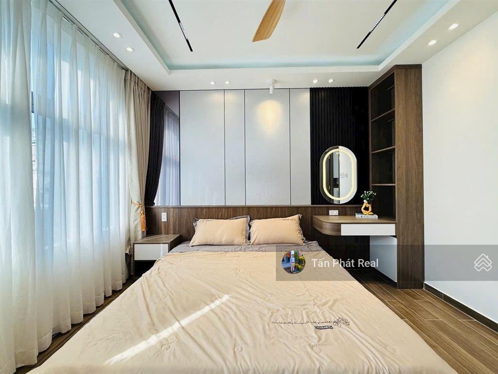 Nhà mới 4 lầu hxh 1/ sát mt phạm văn chiêu, p9, dt 4,5mx12m vuông vức giá chỉ 7,2 tỷ còn tl