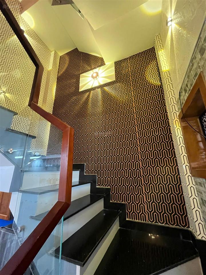 Hot! hxh 6m sát quang trung nhà 4 lầu st. dt 4m x 17m đường xe tải giá chỉ 8,6 tỷ