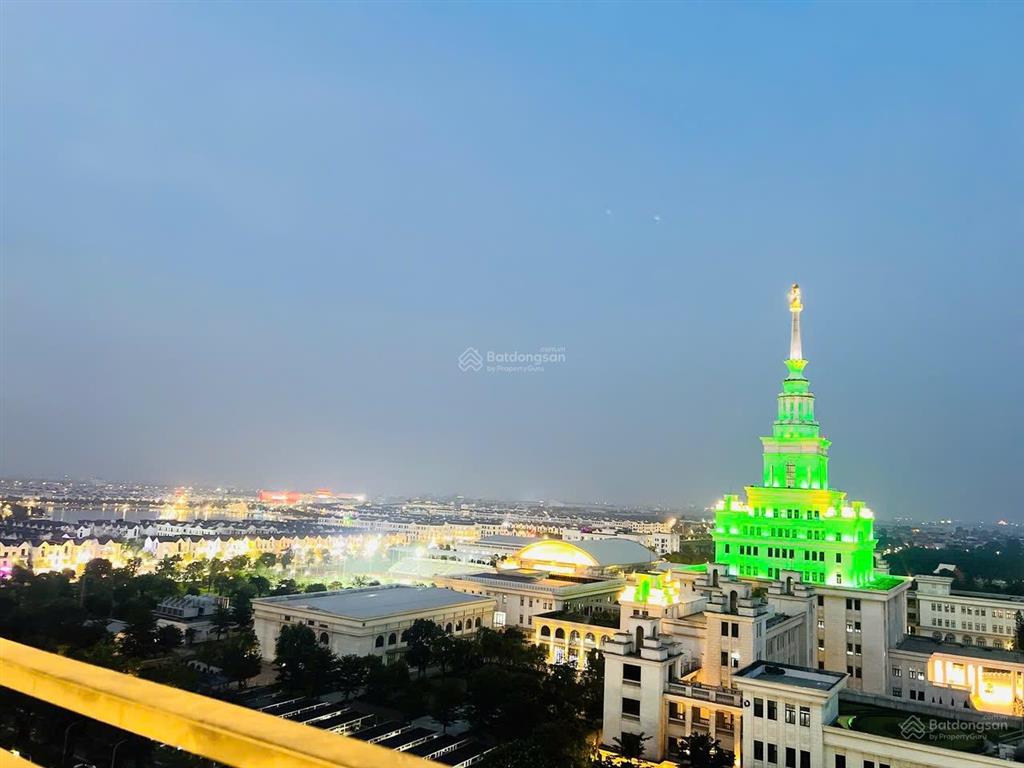 Em thế anh bán căn 2n1vs toà s2.18 tầng trung ,view trường vinuni  giá 3tỷ650