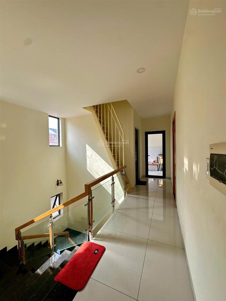Cho thuê văn phòng tầng 2 biệt thự, 30m2, tại khang điền, phước long (bt 2 mặt tiền, khu đông đúc)