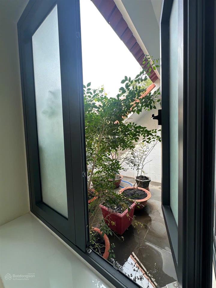 Cho thuê văn phòng tầng 2 biệt thự, 30m2, tại khang điền, phước long (bt 2 mặt tiền, khu đông đúc)