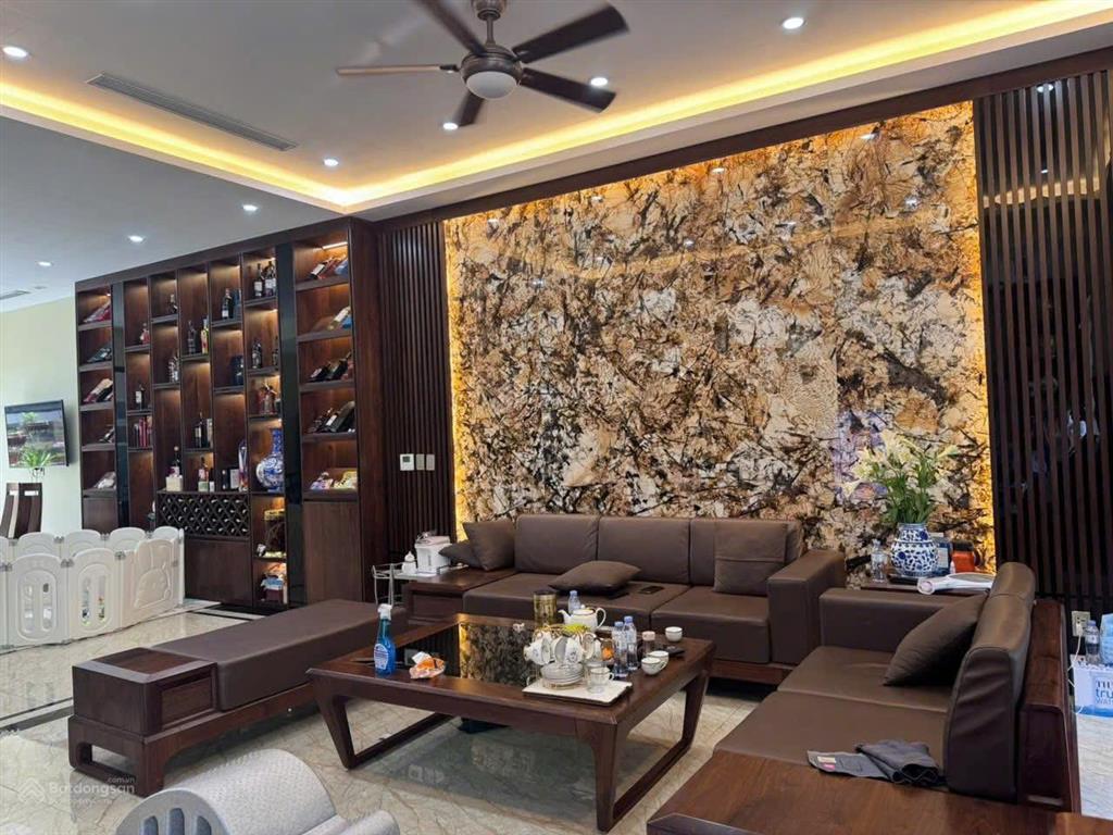 Liền kề grand bay hạ long full nội thất thang máy nhập khẩu