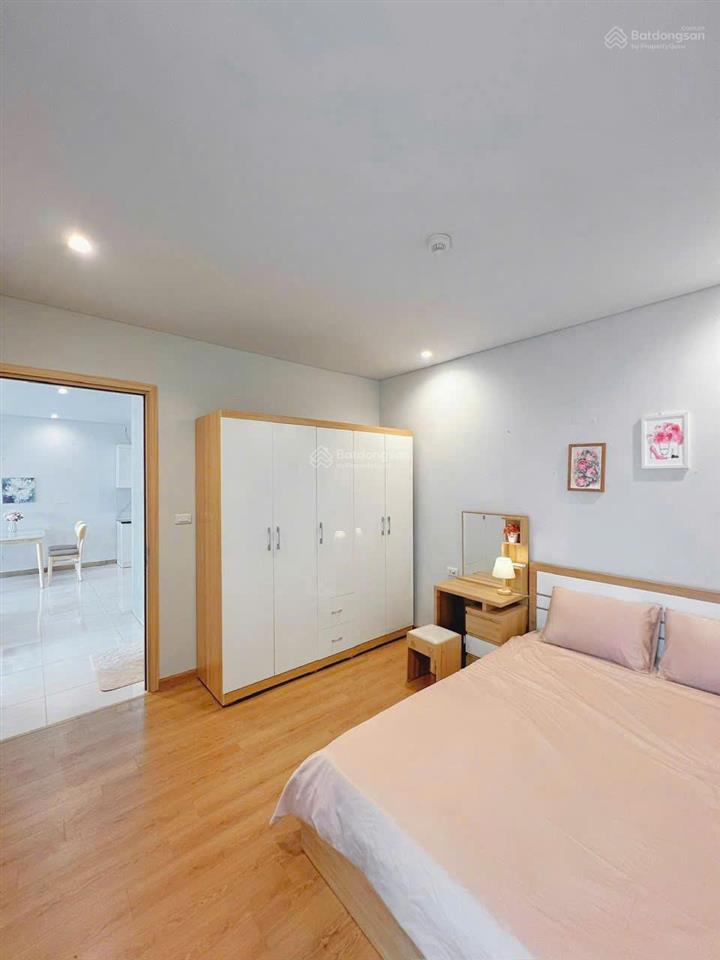 Bán căn hộ 2 pn 2vs view biển đông nam tầng trung