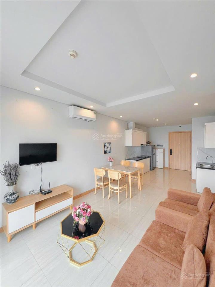 Bán căn hộ 2 pn 2vs view biển đông nam tầng trung