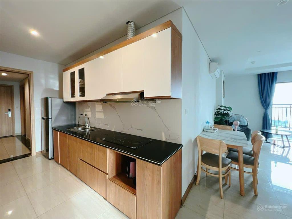 Cho thuê căn hộ 2 phòng ngủ bim 30 tầng green bay garden view thẳng biển