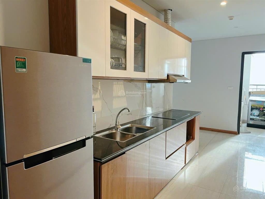 Cho thuê căn hộ 2 phòng ngủ bim 30 tầng green bay garden view thẳng biển
