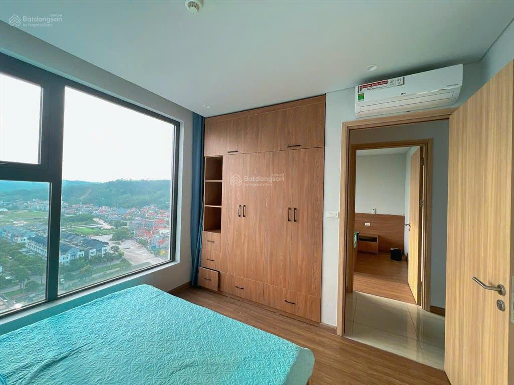 Cho thuê căn hộ 2 phòng ngủ bim 30 tầng green bay garden view thẳng biển