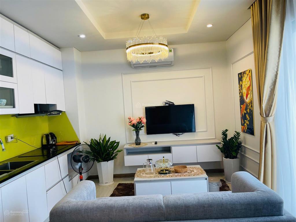 Bán căn hộ 1 phòng ngủ view biển full nội thất