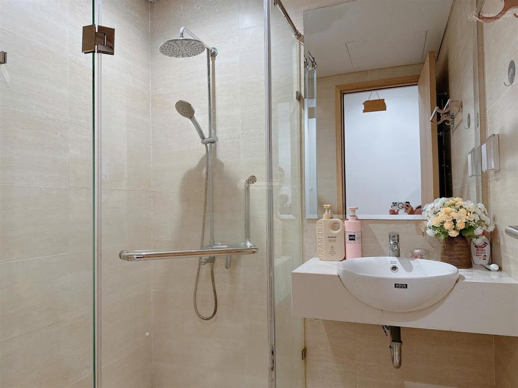 Bán căn hộ 1pn lớn 2 ban công tầng trung hướng đông nam