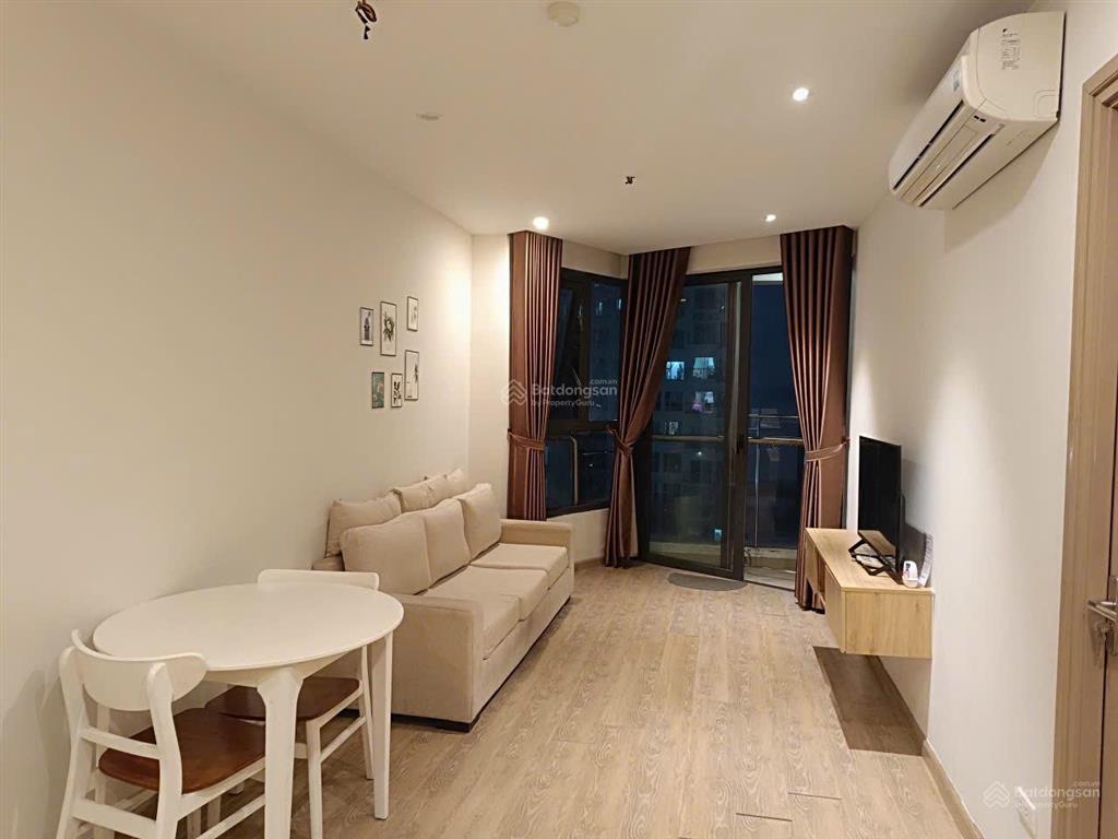 Cho thuê căn hộ 2pn  2 wc bim 24 tầng