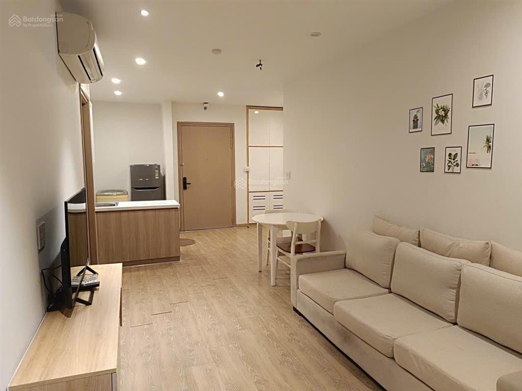 Cho thuê căn hộ 2pn  2 wc bim 24 tầng