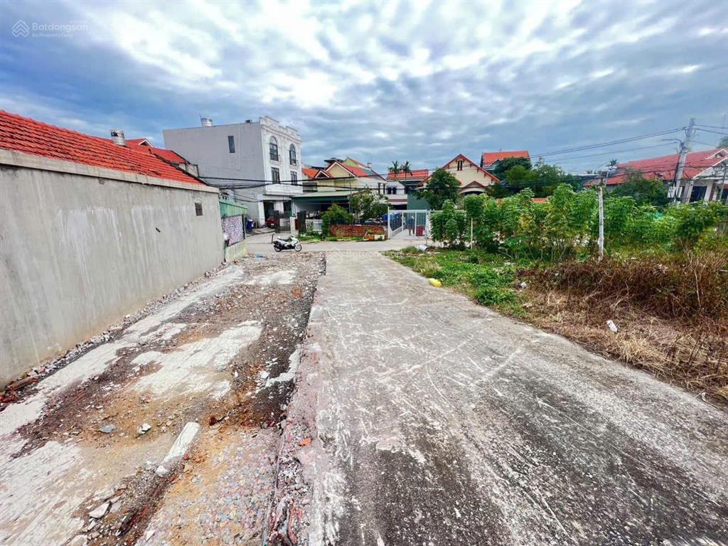 Bán lô góc 2 mặt ngõ sát dự án tđc đầm sen  hà khẩu