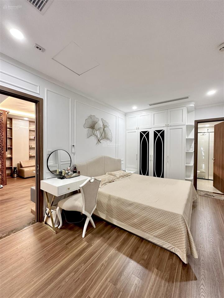 Chính chủ bán gấp căn hộ view triệu đô 100 triệu/m2, 132m2, 3pn full đồ sẵn về ở ngay