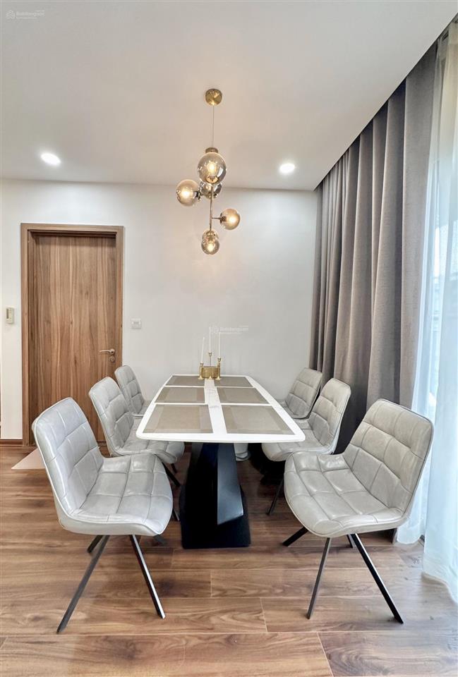 Chính chủ bán gấp căn hộ view triệu đô 100 triệu/m2, 132m2, 3pn full đồ sẵn về ở ngay