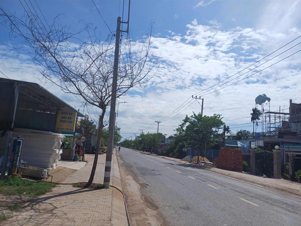Bán 2057m2 có 300 ođt, còn lại cln