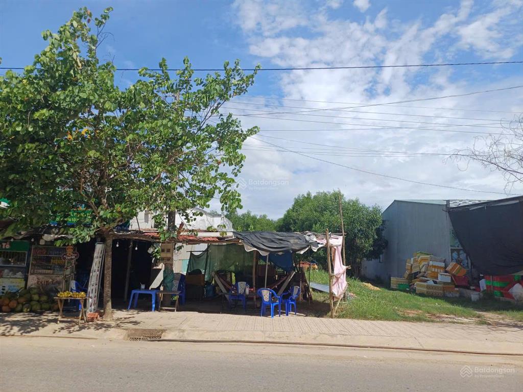 Bán 2057m2 có 300 ođt, còn lại cln
