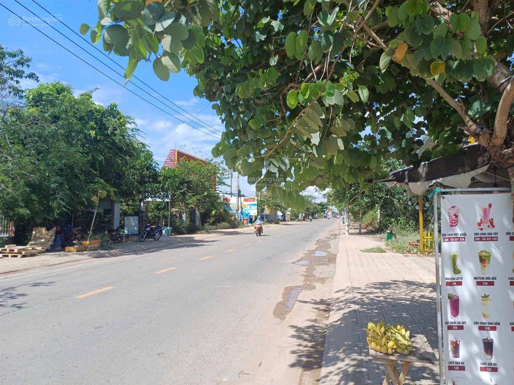 Bán 2057m2 có 300 ođt, còn lại cln
