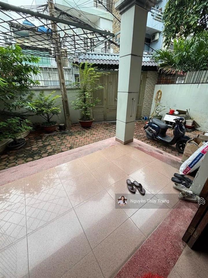 Bán nhà đường cách mạng tháng tám, ngang 8.3m, gần mặt tiền, tiện xây tòa nhà, biệt thự.