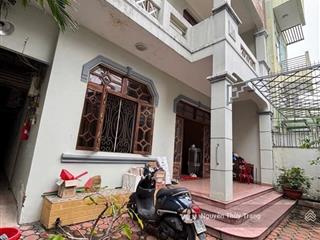 Bán nhà đường cách mạng tháng tám, ngang 8.3m, gần mặt tiền, tiện xây tòa nhà, biệt thự.