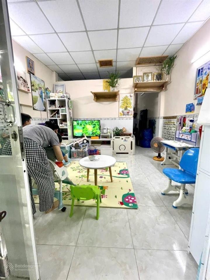 Thật 100% nhà lạc long quân, 50m2, hẻm xe hơi, đang cho thuê, giá chỉ 5.8 tỷ tl