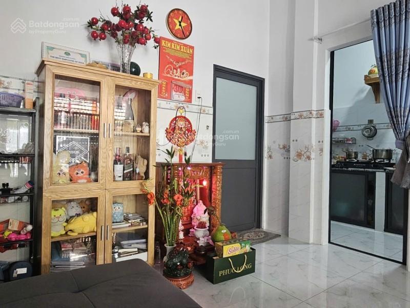 Thật 100% nhà lạc long quân, 50m2, hẻm xe hơi, đang cho thuê, giá chỉ 5.8 tỷ tl