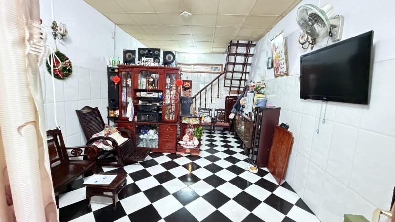 Bán nhà đường lê văn sỹ, thông bùi thị xuân, 40m2, 2 lầu, 6.8 tỷ tl