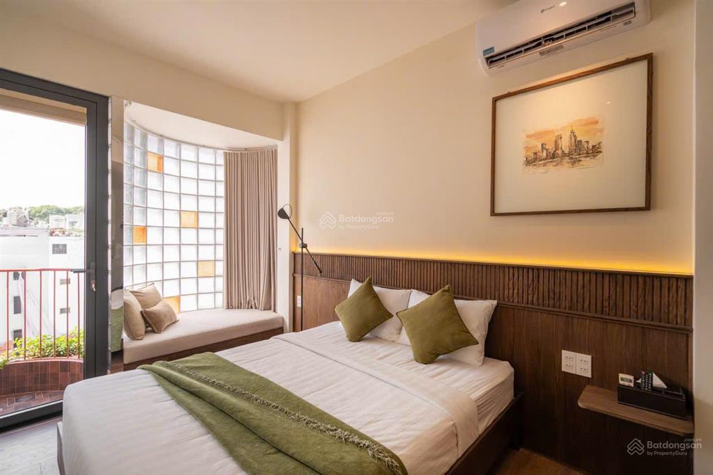 Cho thuê căn hộ studio đinh tiên hoàng quận 1 cửa sổ thoáng mát ban công gần cầu bông