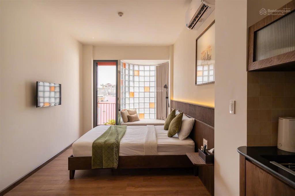 Cho thuê căn hộ studio đinh tiên hoàng quận 1 cửa sổ thoáng mát ban công gần cầu bông