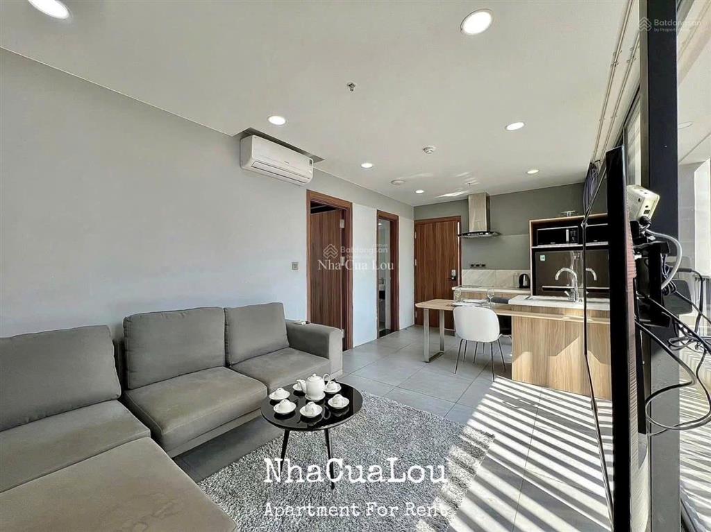 Cho thuê căn hộ dịch vụ full nội thất 1pn ban công võ văn tần quận 3 gần hồ con rùa