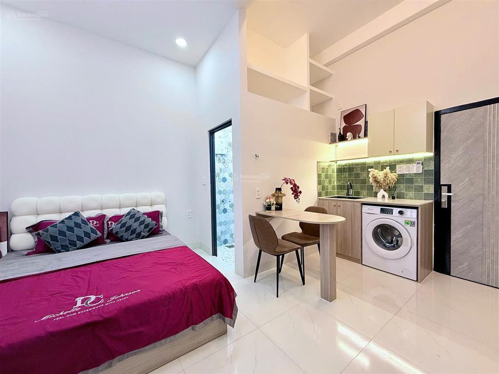 Cho thuê căn hộ studio full nội thất ban công nguyễn văn cừ quận 5