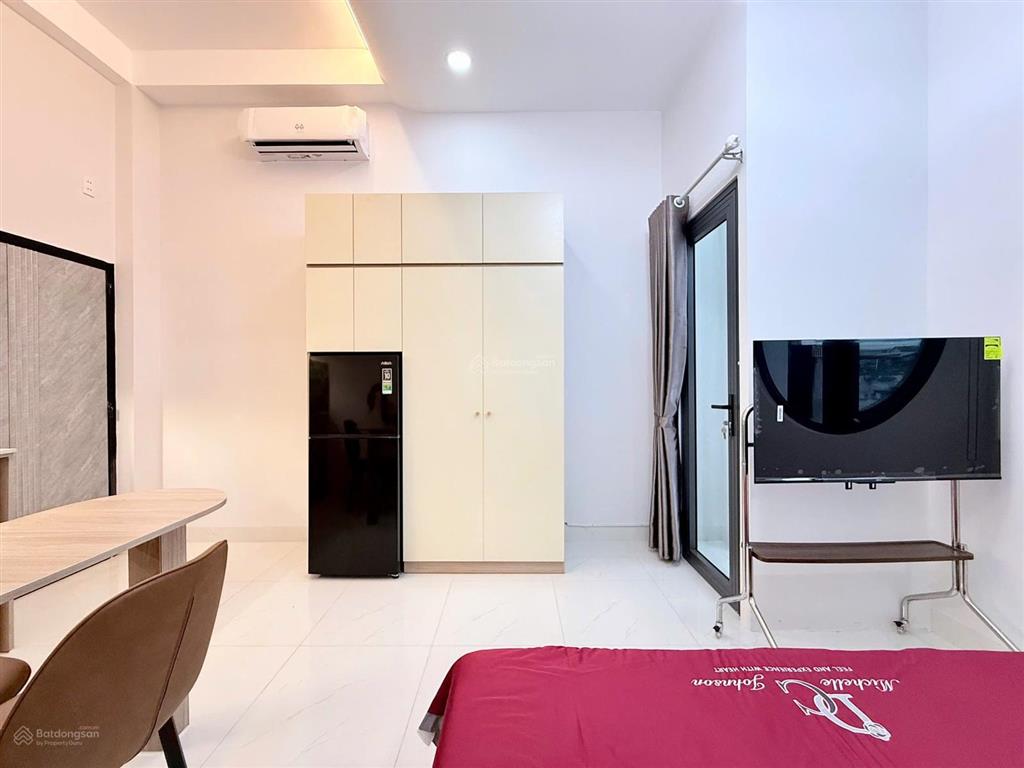 Cho thuê căn hộ studio full nội thất ban công nguyễn văn cừ quận 5