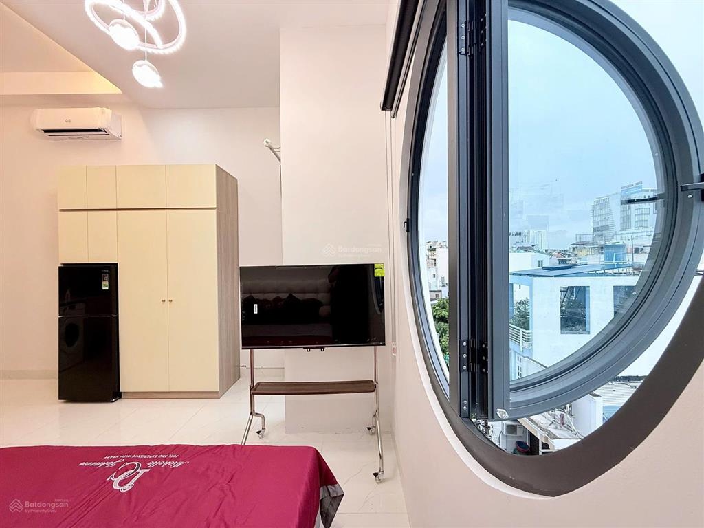 Cho thuê căn hộ studio full nội thất ban công nguyễn văn cừ quận 5