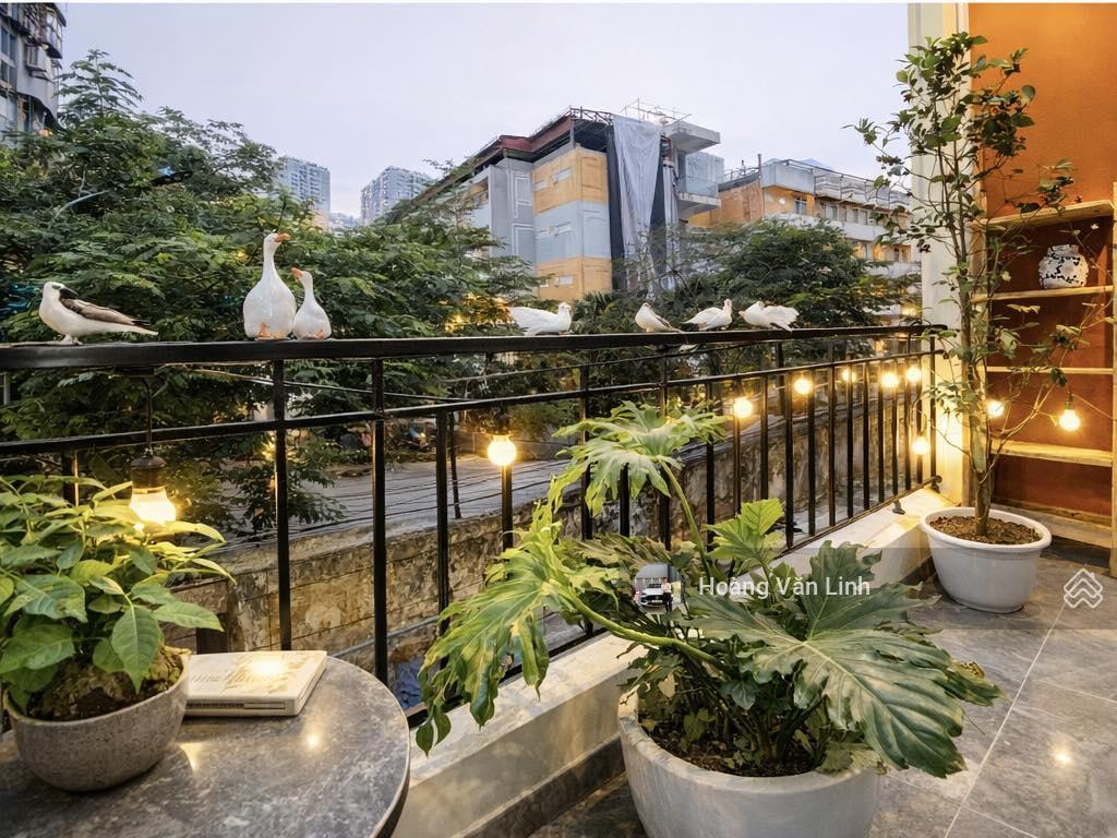 Tầm tiền hiếm. nguyễn tuân  5 tầng lô góc ô tô tránh. dt 30m mt 3,7m. ảnh thật 100%. sẵn ở ngay!