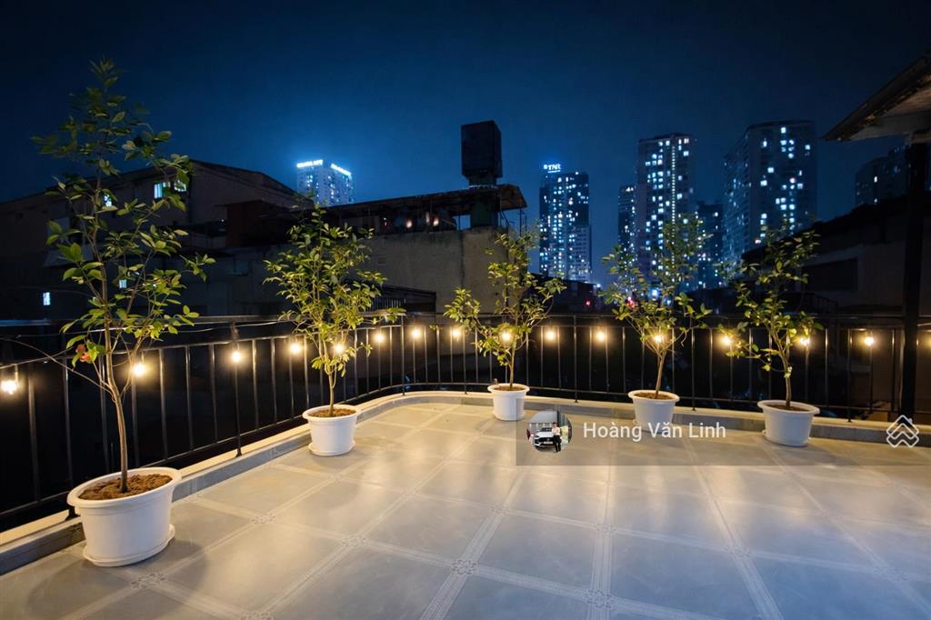 Tầm tiền hiếm. nguyễn tuân  5 tầng lô góc ô tô tránh. dt 30m mt 3,7m. ảnh thật 100%. sẵn ở ngay!