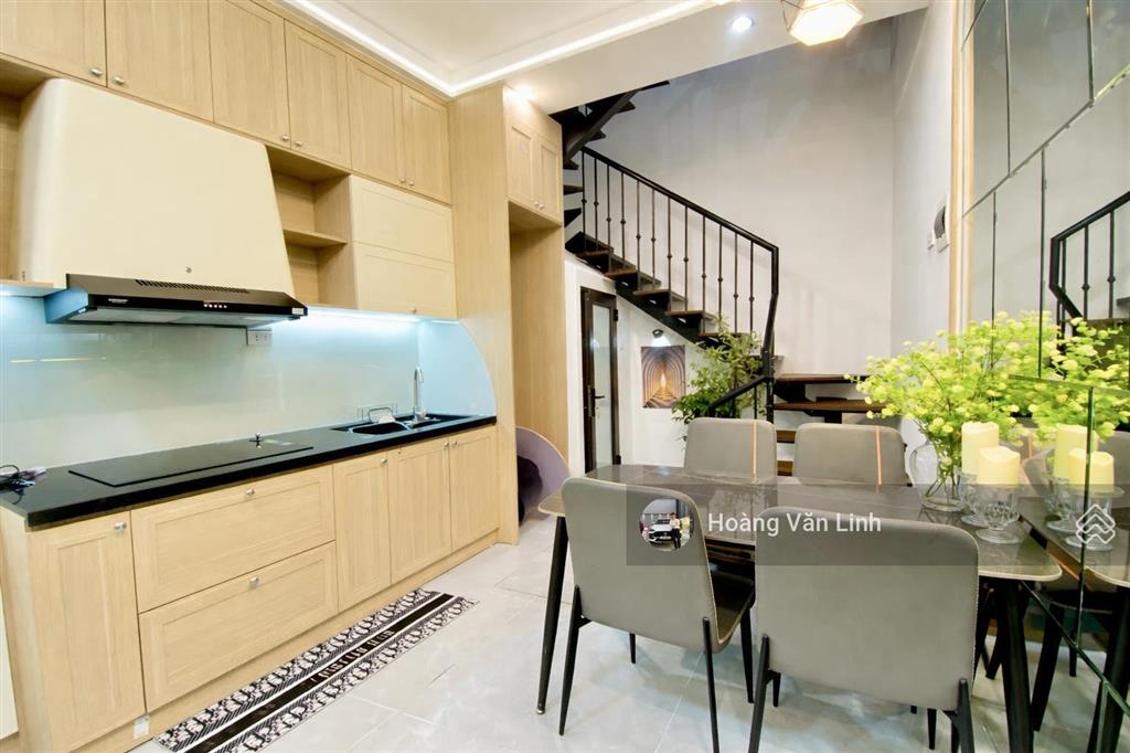 Tầm tiền hiếm. nguyễn tuân  5 tầng lô góc ô tô tránh. dt 30m mt 3,7m. ảnh thật 100%. sẵn ở ngay!