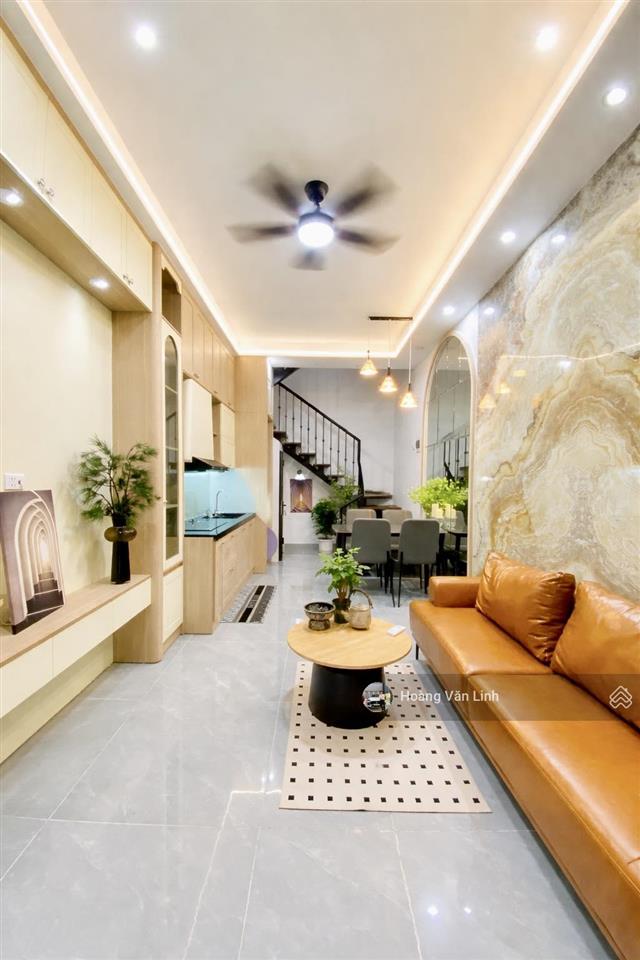 Tầm tiền hiếm. nguyễn tuân  5 tầng lô góc ô tô tránh. dt 30m mt 3,7m. ảnh thật 100%. sẵn ở ngay!